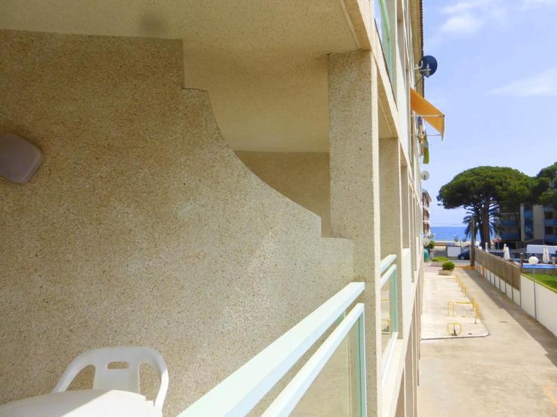 Apartamentos Port Gavina Els Pins Кембрилс Екстериор снимка